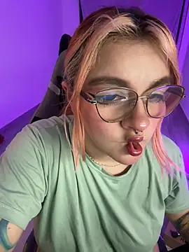 Snapshot of SophiaWeestt99 chatting on 25, 6, 2026 SophiaWeestt99 online show from 25, 6, 2026
