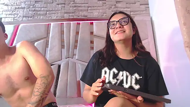 mia and austin online show from 7, 2, 2025
