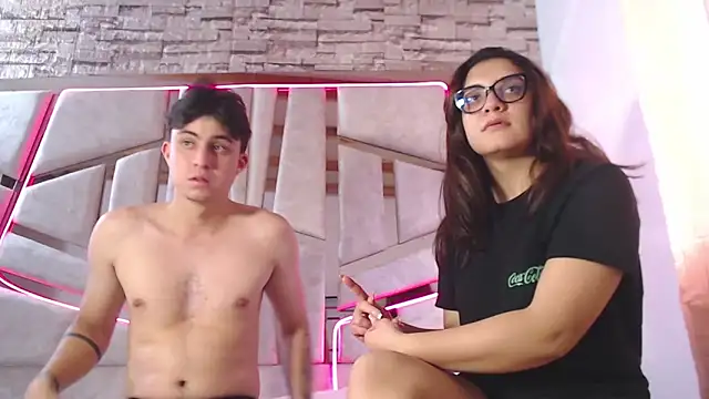 mia and austin online show from 13, 2, 2025