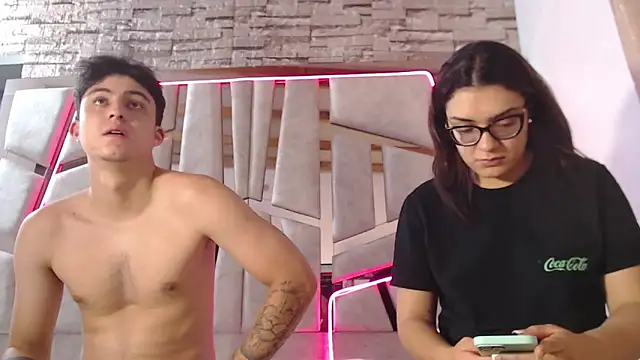 mia and austin online show from 13, 2, 2025
