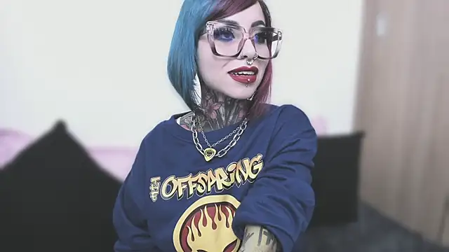 NikkiRamone online show from 23, 9, 2025