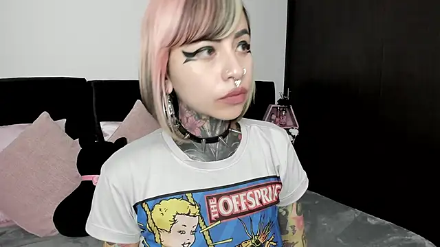 NikkiRamone online show from 21, 1, 2025