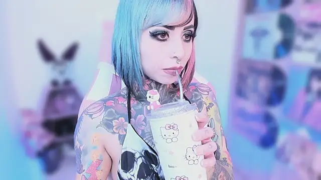 Snapshot of NikkiRamone chatting on 29, 10, 2025 NikkiRamone online show from 29, 10, 2025