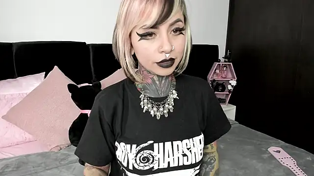 NikkiRamone online show from 11, 1, 2025