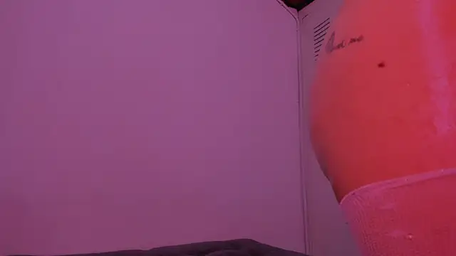 Snapshot of Miiafoxxx chatting on 25, 9, 2025 Miiafoxxx online show from 25, 9, 2025