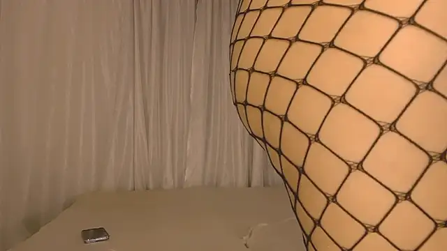 Miiafoxxx online show from 23, 2, 2026