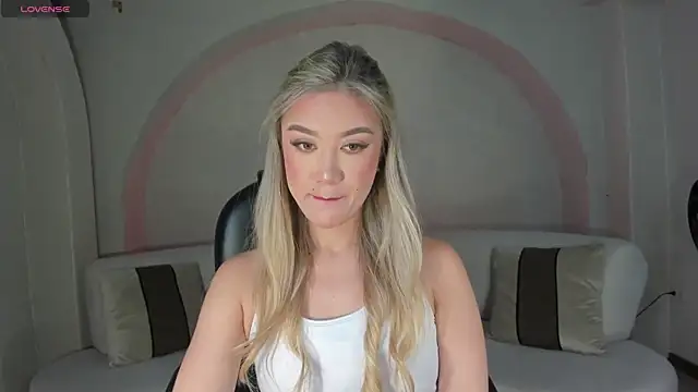 Snapshot of RebeccaHudson chatting on 29, 5, 2026 RebeccaHudson online show from 29, 5, 2026