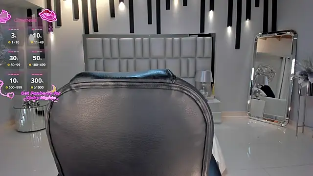 RebeccaHudson online show from 30, 11, 2025