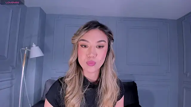 RebeccaHudson online show from 18, 4, 2026