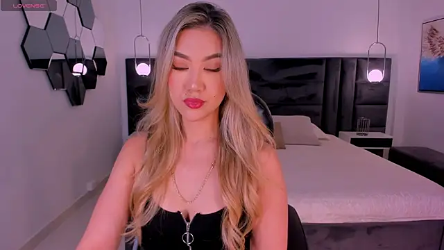 RebeccaHudson online show from 15, 6, 2026