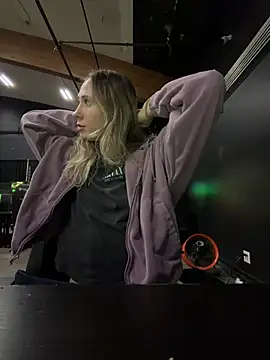 M1ssyk1ssy online show from 11, 4, 2026