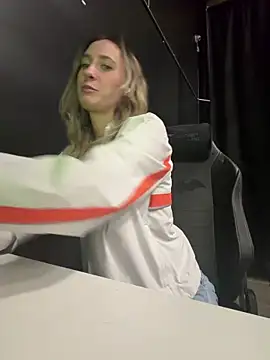 M1ssyk1ssy online show from 5, 4, 2026