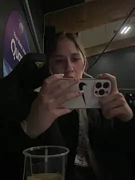 M1ssyk1ssy online show from 2, 2, 2025