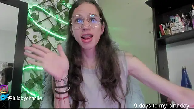 Snapshot of vodkadelulo chatting on 19, 2, 2026 vodkadelulo online show from 19, 2, 2026