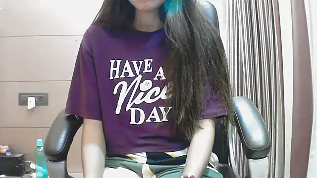 Snapshot of collage_hoty chatting on 12, 10, 2025 collage hoty online show from 12, 10, 2025