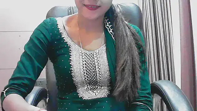 Snapshot of collage_hoty chatting on 13, 10, 2025 collage hoty online show from 13, 10, 2025