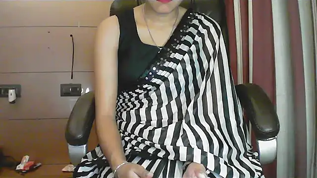 Snapshot of collage_hoty chatting on 27, 11, 2025 collage hoty online show from 27, 11, 2025