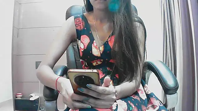 Snapshot of collage_hoty chatting on 11, 10, 2025 collage hoty online show from 11, 10, 2025