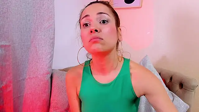 Snapshot of camilawm19 chatting on 1, 2, 2025 camilawm19 online show from 1, 2, 2025