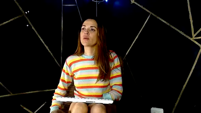 Snapshot of camilawm19 chatting on 12, 4, 2026 camilawm19 online show from 12, 4, 2026