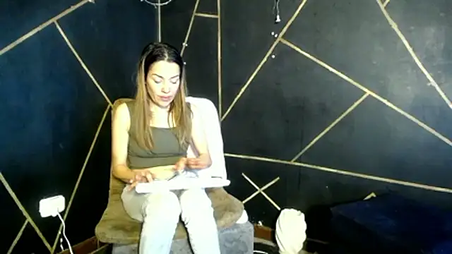 Snapshot of camilawm19 chatting on 14, 4, 2026 camilawm19 online show from 14, 4, 2026