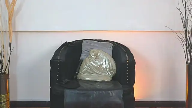 Snapshot of almaa_18 chatting on 31, 10, 2025 almaa 18 online show from 31, 10, 2025