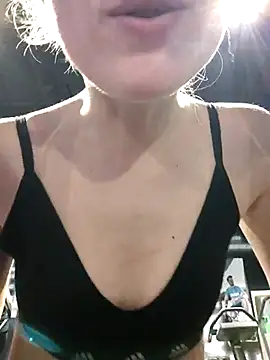 Loujoly modele online show from 24, 2, 2025