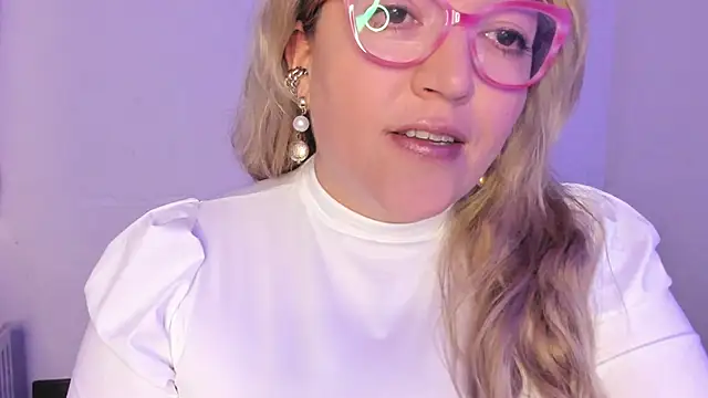 Naty Mature  online show from 11, 11, 2025