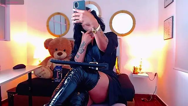 Snapshot of zoe_hecate_sexx chatting on 11, 10, 2025 zoe hecate sexx online show from 11, 10, 2025