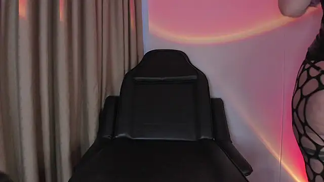 Whitekitty-exe online show from 13, 2, 2025