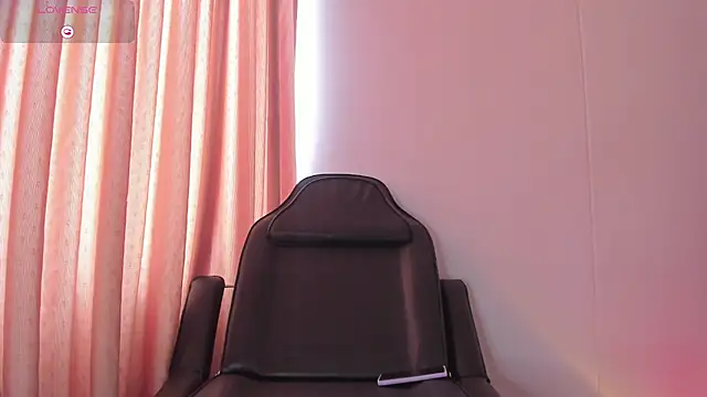 Whitekitty-exe online show from 15, 2, 2025