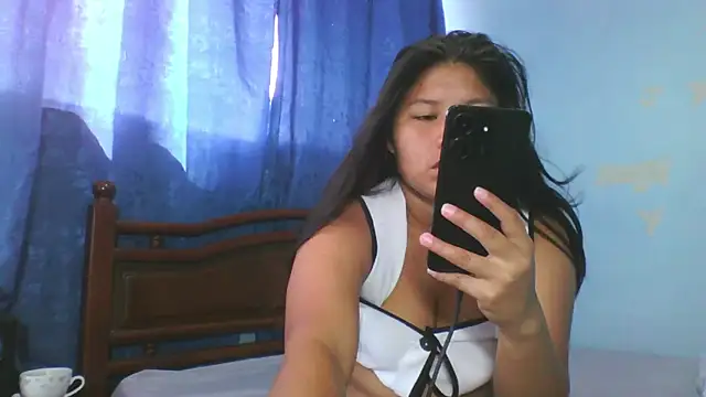 Snapshot of JenniferChian chatting on 5, 5, 2026 JenniferChian online show from 5, 5, 2026
