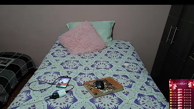 Snapshot of bellah_rose_squirt chatting on 20, 5, 2026 bellah rose squirt online show from 20, 5, 2026