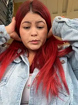 Snapshot of lia_moon77 chatting on 27, 11, 2025 lia moon77 online show from 27, 11, 2025