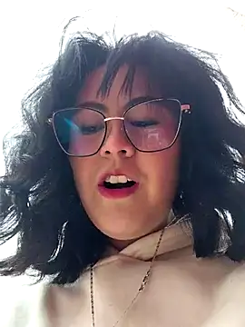 Snapshot of lara_moon25 chatting on 23, 11, 2025 lara moon25 online show from 23, 11, 2025