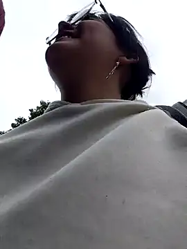 Snapshot of lara_moon25 chatting on 1, 12, 2025 lara moon25 online show from 1, 12, 2025