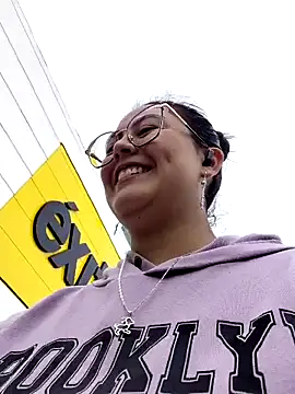 Snapshot of lara_moon25 chatting on 29, 10, 2025 lara moon25 online show from 29, 10, 2025