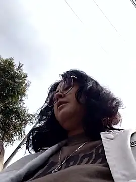 Snapshot of lara_moon25 chatting on 6, 11, 2025 lara moon25 online show from 6, 11, 2025