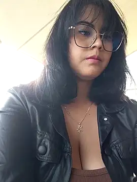 Snapshot of lara_moon25 chatting on 19, 11, 2025 lara moon25 online show from 19, 11, 2025