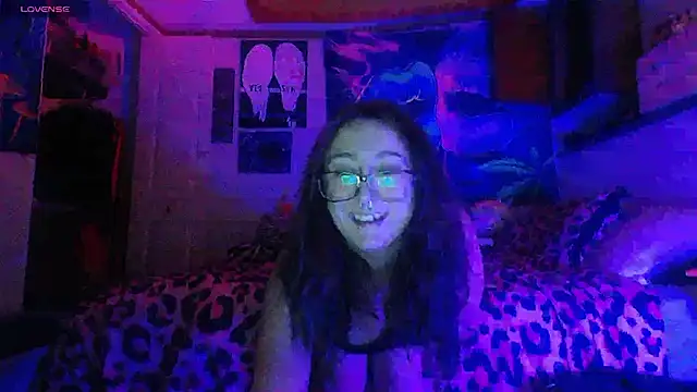 NovaLove2002 online show from 12, 11, 2025