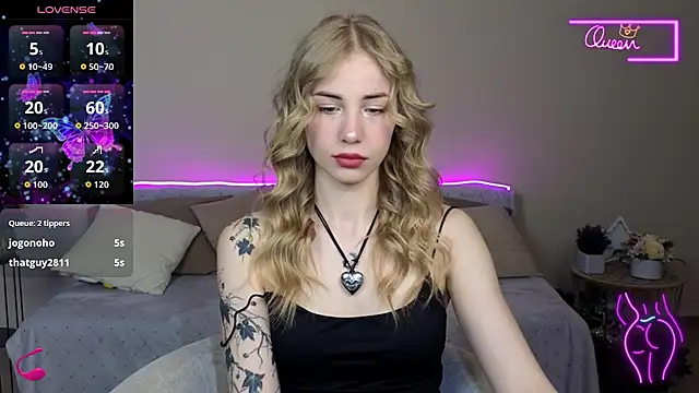 Snapshot of LunaBelli chatting on 8, 5, 2026 LunaBelli online show from 8, 5, 2026
