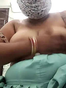 Snapshot of Bbw_Juice_Wife chatting on 10, 9, 2025 Bbw Juice Wife online show from 10, 9, 2025