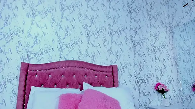 Mia Malkovaa  online show from 20, 10, 2025