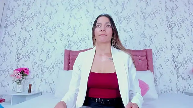 Mia Malkovaa  online show from 29, 11, 2025