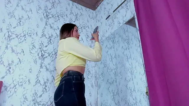 Mia Malkovaa  online show from 29, 10, 2025