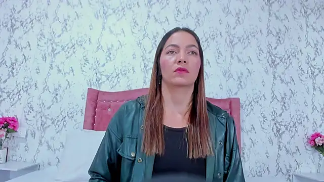 Mia Malkovaa  online show from 24, 10, 2025