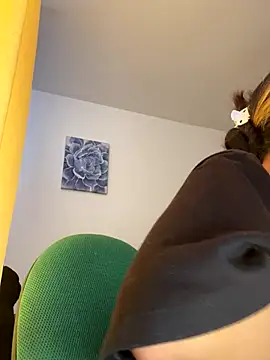 baby lizy online show from 13, 10, 2025