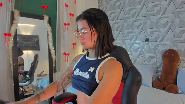 Snapshot of Sophiee_Hill chatting on 30, 4, 2026 Sophiee Hill online show from 30, 4, 2026