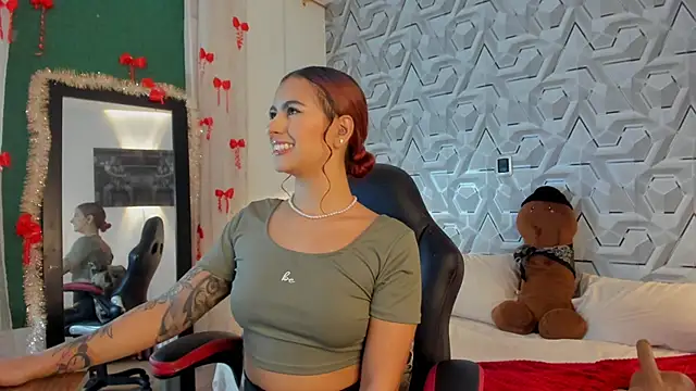 Sophiee Hill online show from 14, 1, 2026