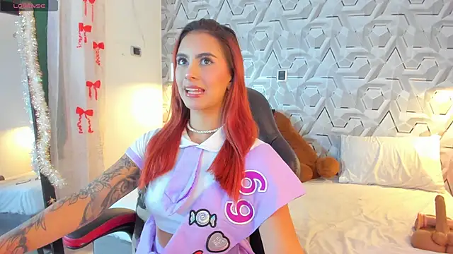 Sophiee Hill online show from 2, 2, 2026